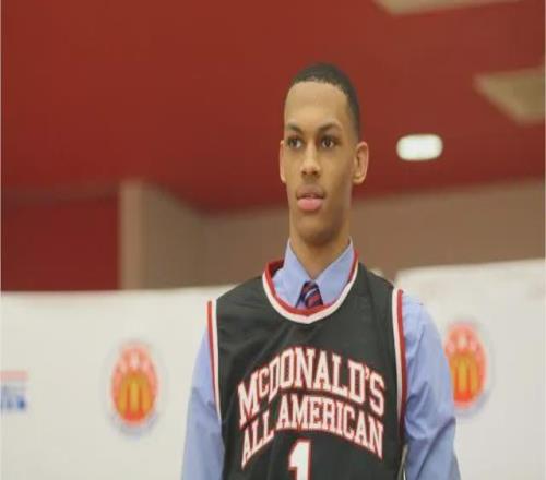 17歲賺了一百萬(wàn)美元，25歲被CBA裁員