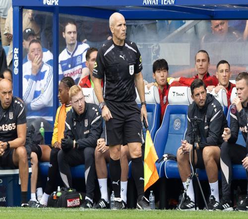 郵報(bào)報(bào)道曼聯(lián)對(duì)陣?yán)澛?lián)助理裁判身份曝光涉嫌對(duì)女同事行為不當(dāng)_英超直播