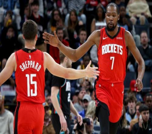 NBA“最水MVP”3年僅打96場比賽，拿了2.99億合同就“擺爛”