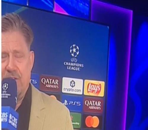 卡拉格吐槽利物浦后防太爛情緒過于激動，亨利直接躲起來了