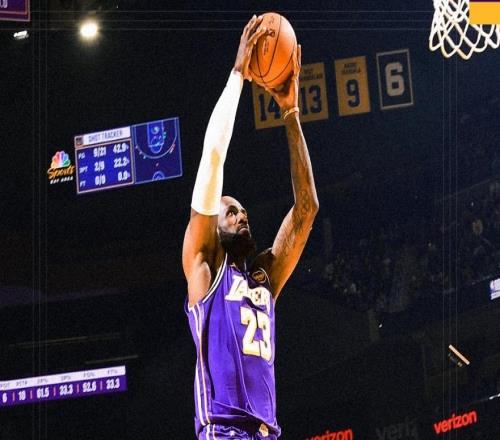 湖人完勝勇士，重回西部第四！詹姆斯父子合砍36分，創NBA歷史