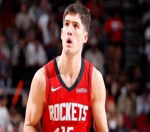 火箭防守崩盤(pán)只因2點(diǎn)！申京護(hù)框只靠隊(duì)友補(bǔ)防，謝潑德被對(duì)手突爆