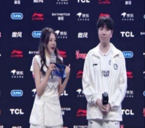 賽后采訪Renerd：我想先拿個(gè)最佳新秀，努力往冠軍上走