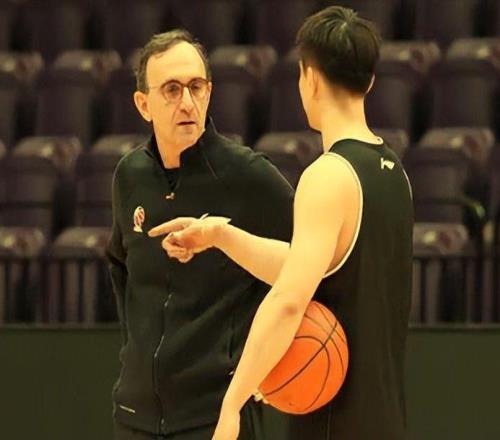 遼籃VS山東機會難得！楊鳴堅定支持母隊,若要拒絕兩連敗需做好4點