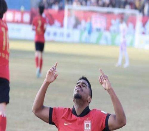 38歲譚龍攻入生涯第90球加冕長春亞泰隊史射手王