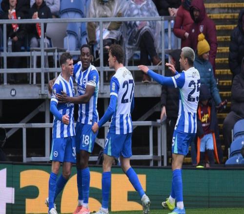 布萊頓中場89分鐘補刀，伯恩利20場失利后球迷掀桌