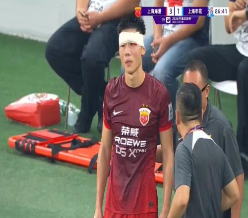 中足聯管不管中超太激烈了：球員無對抗下跑步時突發“腦震蕩”