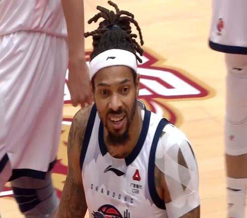 山東男籃慘敗浙江，在三分雨中徹底迷失，兩大首發外援合砍14分