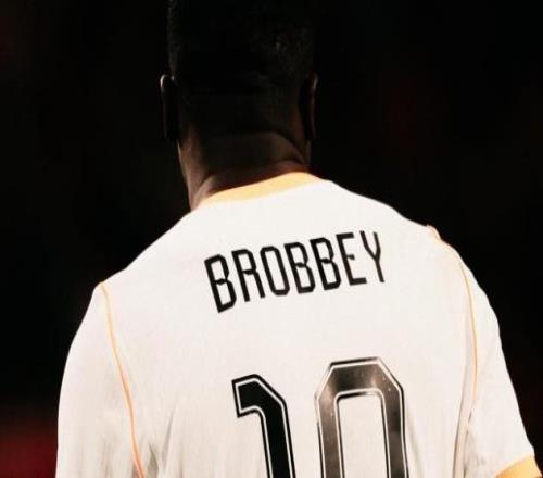 英超官方：強(qiáng)烈譴責(zé)對布羅比的種族主義辱罵，將支持調(diào)查工作