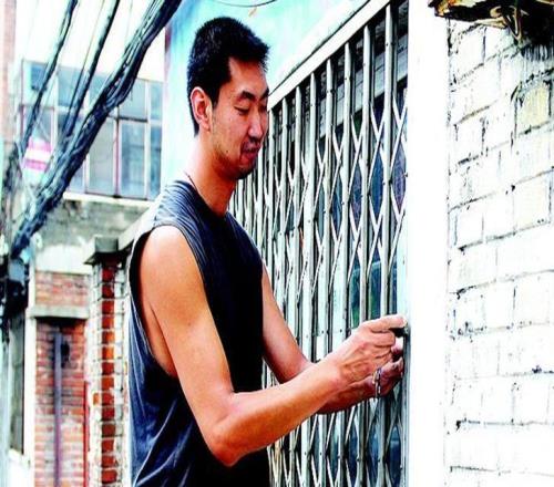 46歲男籃傳奇人物：被隊醫(yī)毀掉前程，拒絕鐵飯碗，靠賣麻辣燙為生