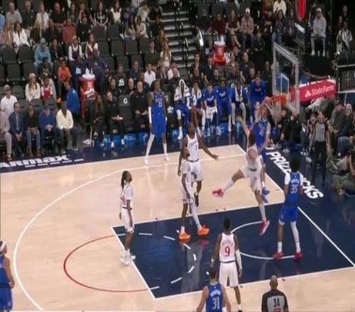 18歲狀元大熱把2米13中鋒扣懵了，雄鹿替補席集體靜音