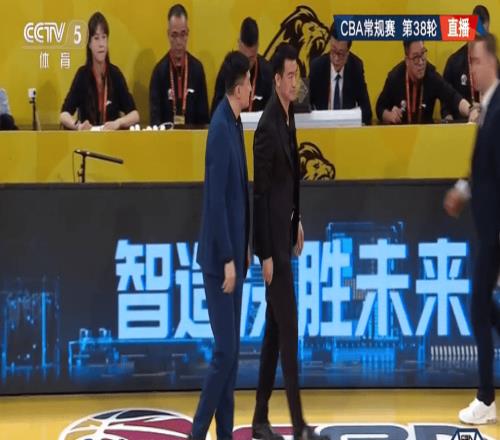 CBA廣東終結(jié)廣廈主場18連勝奎因29+6+6胡金秋16+10