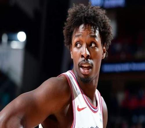 7助攻0失誤，火箭隊(duì)第三后衛(wèi)高球商，為季后賽挖掘新人，泰特13+6