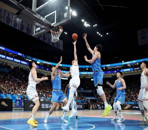 從球隊(duì)棄獎(jiǎng)到準(zhǔn)MVP！“國(guó)產(chǎn)韋德”爆發(fā)，郭士強(qiáng)欲用他取代胡明軒