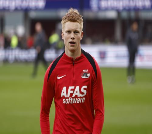 斯米特被認(rèn)為是當(dāng)代最優(yōu)秀的新星之一，吸引了巴薩和皇馬等大俱樂部的關(guān)注_荷甲直播