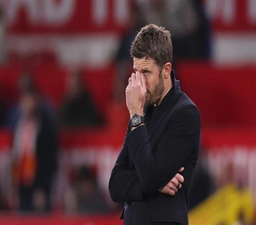 歇大了利馬爭議紅牌！曼聯(lián)24年來首次聯(lián)賽不敵利茲聯(lián)......