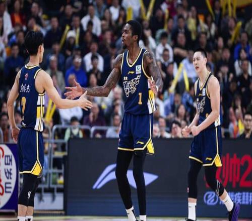 四外援全部留隊！曝廣東男籃沒有新外援計劃，杜鋒目標打進四強