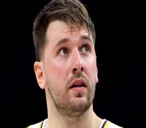 湖人迎利好！東契奇去西班牙求醫(yī)歸來(lái)，有望首輪火線(xiàn)復(fù)出！