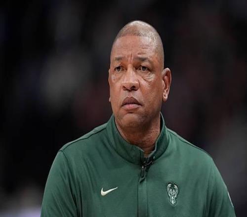 官方：雄鹿主帥里弗斯下課執(zhí)教三年累計97勝103負