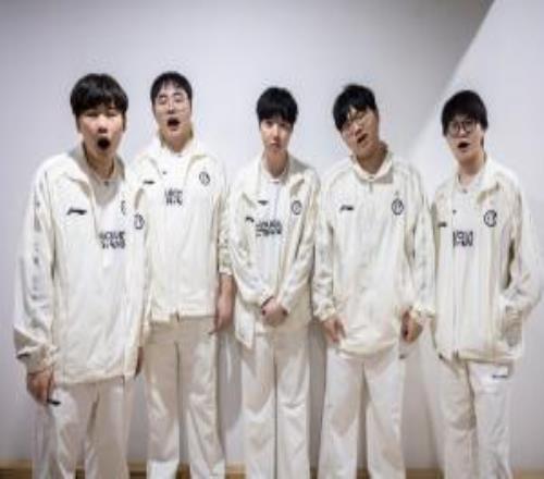 要連敗了嗎iG本周末將迎魔鬼賽程，連續(xù)三天背靠背交手BLGTESBLG！