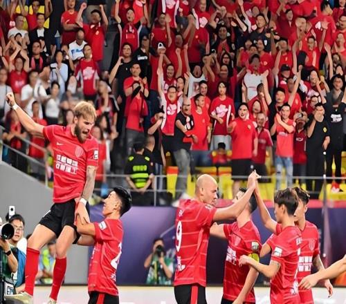 意外！第6輪聯(lián)賽還沒(méi)開(kāi)踢，中超官方就給了韋世豪一份驚喜大禮