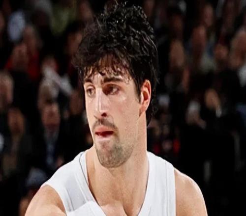 開拓者險(xiǎn)勝太陽(yáng)！阿夫迪亞主導(dǎo)勝局，夏普格蘭特輔助，布克成戰(zhàn)犯