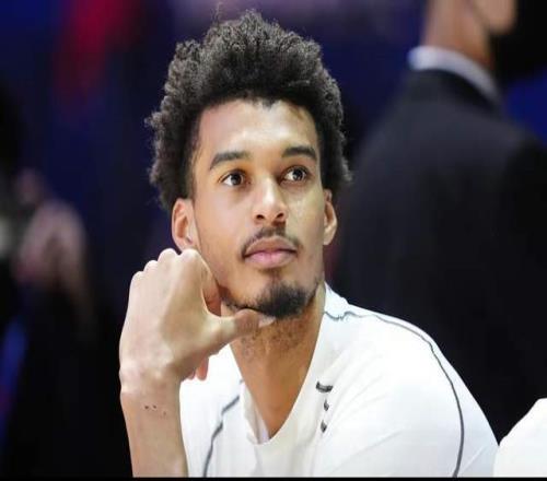 文班亞馬季后賽首秀！62勝馬刺迎戰(zhàn)黑馬開(kāi)拓者