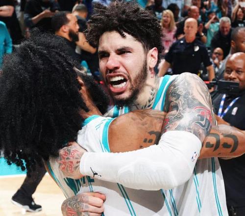 19分5板3助2斷+絕平三分球！正負(fù)值全隊(duì)最高！4換2大交易撿到寶了