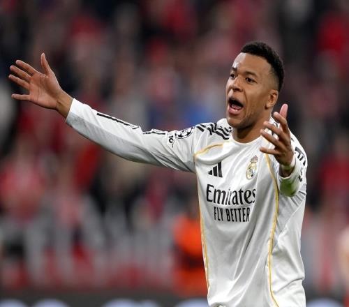 孔帕尼冒進拜仁失先手，缺后腰，皇馬不敢換下巨星