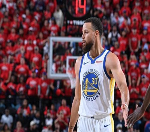 7記三分轟35分，庫(kù)里下克上完爆小卡！勇士淘汰快船戰(zhàn)太陽(yáng)搶第八