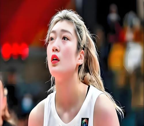 打臉19歲女籃新星剛落選國家隊，就被WNBA選中，球迷想到了李夢