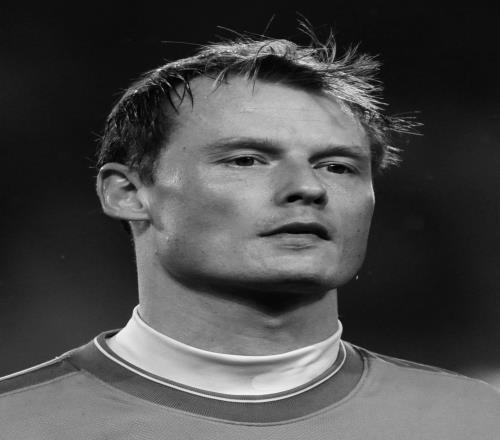 意甲官方悼念曼寧格：一張圖讀懂門將生涯