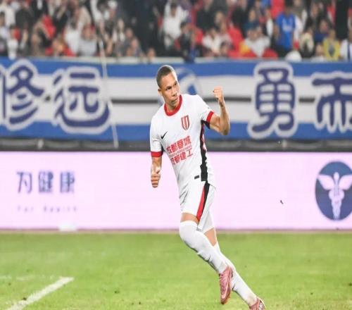 向余望中超首球，銅梁龍中超三連勝