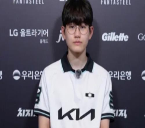 DK輔助Career：第三局隊(duì)友溝通得很好一直看Keria的操作學(xué)習(xí)