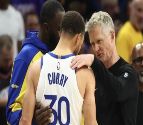 庫里談三人擁抱：我不知道意味著什么，只想珍惜一路上付出的一切