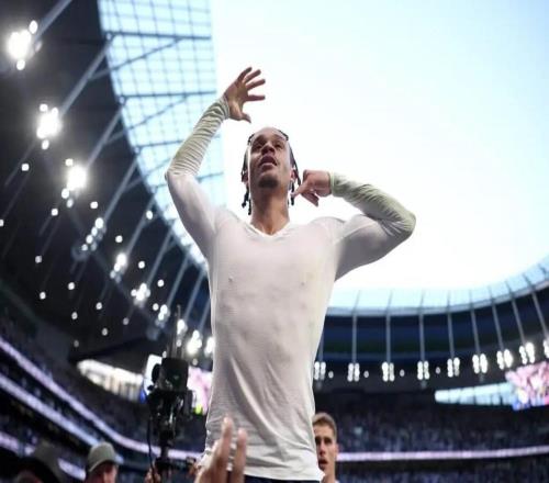 TA：西蒙斯敢于在重壓狀態拿球，他是熱刺保級最核心的依靠