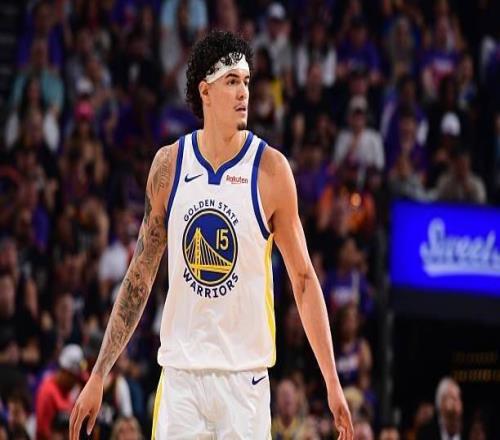 場(chǎng)上表現(xiàn)確實(shí)相當(dāng)努力，但勇士鋒線新星的天賦也確實(shí)是差了點(diǎn)