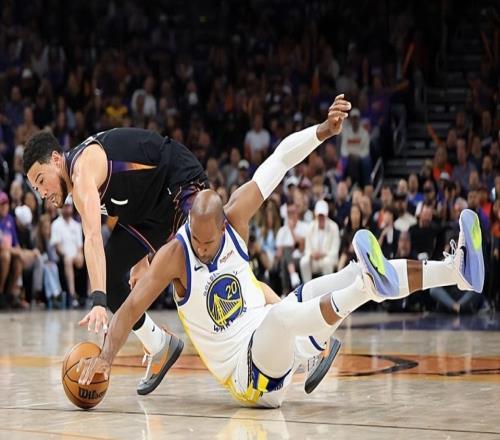 面對快船完成大爆發，但面對太陽勇士內線老將也就只能吃癟了