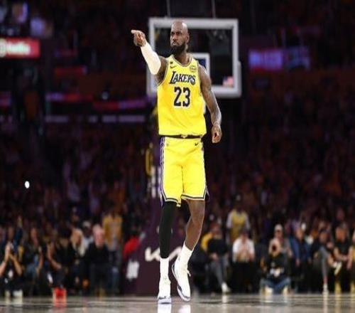 詹姆斯送13記助攻！刷新歷史40歲以上球員季后賽助攻紀錄