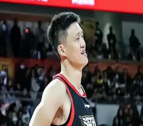 張鎮(zhèn)麟告別遼寧男籃，轉會上海內情曝光，徹底打破隊內內訌傳言