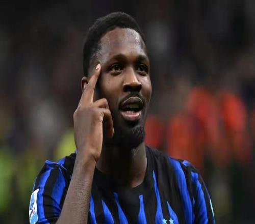 意甲第33輪國際米蘭主場3比0輕取保級隊卡利亞里