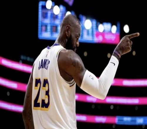 肖華：我有各種跡象都表明，詹姆斯計劃下賽季繼續打球