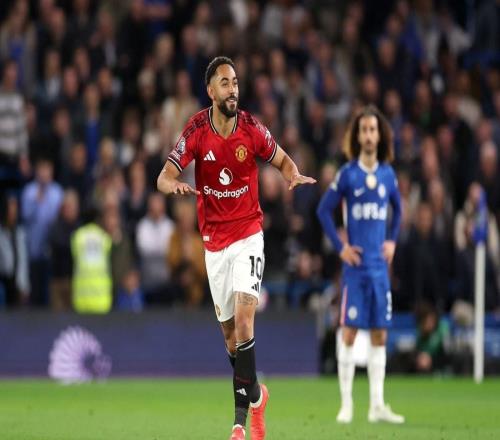 切爾西21次射門3次射正3次中框，曼聯4次射門1次射正