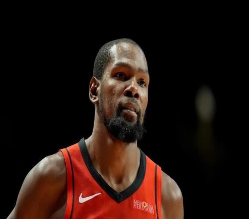 烏度卡：杜蘭特訓練時不慎與隊友膝蓋相撞，導致髕腱區域受傷