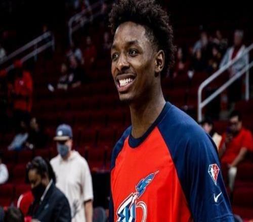 9分鐘4分+4前場(chǎng)籃板！火箭元老前鋒再進(jìn)輪換，266萬底薪太超值