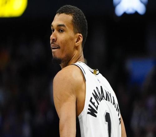 G1馬刺11198開拓者球員評(píng)價(jià)：文班亞馬滿分，7人及格，1人低迷