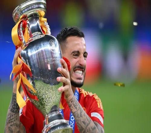 意媒：多支意甲顶级球队询问36岁何塞卢情况，但球员想回西甲