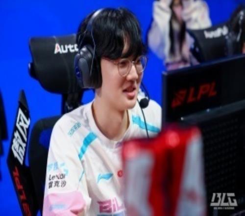 Viper赛后更博：大家周末看比赛辛苦了，征途国际
会继续加油的