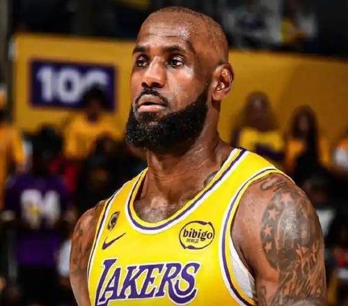 詹姆斯單人帶隊滅火箭，在GOAT的道路上，詹姆斯又邁出重要一步