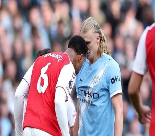 城槍大戰激烈沖突！加布頭槌哈蘭德逃紅，10人互相推搡，瓜帥暴怒